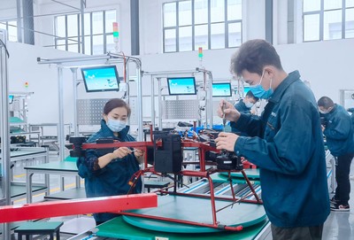 大足 讓消防插上飛翔翅膀 全國首個(gè)消防無人機(jī)地方標(biāo)準(zhǔn)發(fā)布