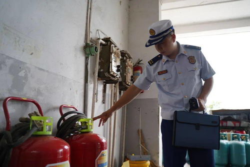 鎮(zhèn)遠消防檢查易燃易爆場所嚴防安全 防火線